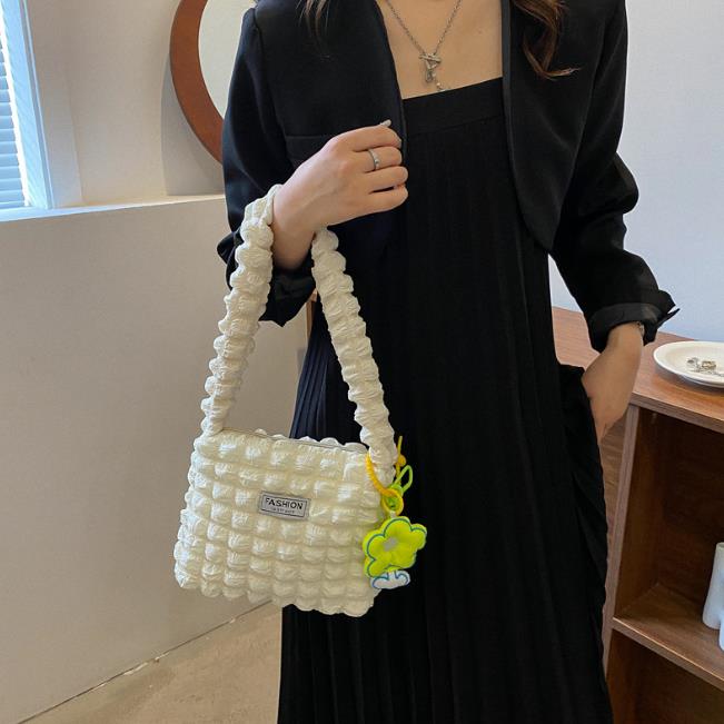 新入荷★レディースファッション　バック　斜め掛けバッグ★3色