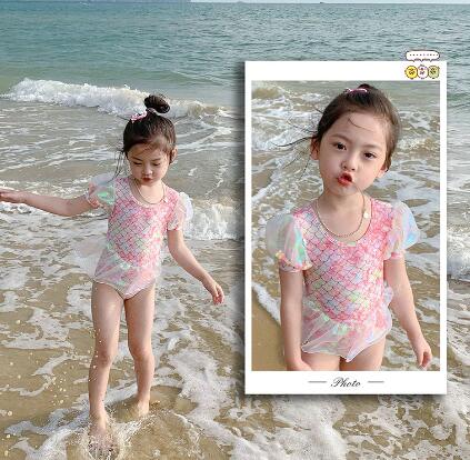2023年新作★キッズ用アパレル　水着★帽子付き★90-140