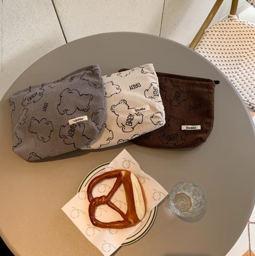 新入荷★ペン袋　化粧ポーチ　収納バッグ　化粧バッグ★3色