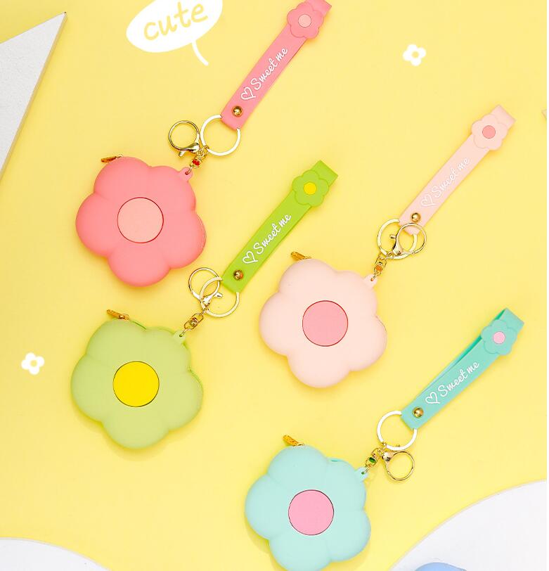 キーホルダー★キーリング★バッグチャーム★ペンダント★可愛い★ミニバッグ★4色