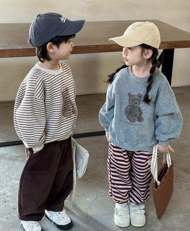 2023冬★子供服　厚手トップス　パーカー★90-140cm★2色