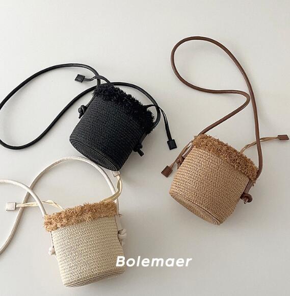 「2024」バッグ★ショルダーバッグ★草編みバッグ★子供用★3色