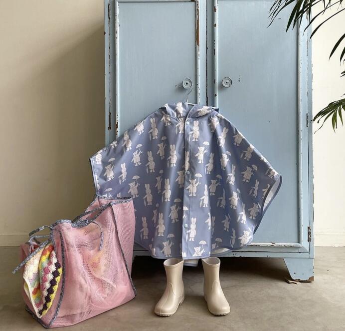新品★子供服　レインコート　雨合羽　マント★2色★