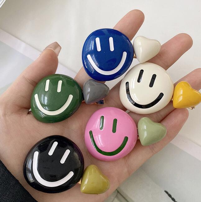 髪飾り★まとめ髪用★ヘアアクセサリー★ヘアピン★女の子★可愛い★笑顔