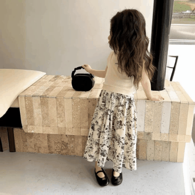 韓国風子供服 春夏 ガールズ 3-8歳 花柄 ロングスカート 袖なし上着 Tシャツ +スカート 5-13