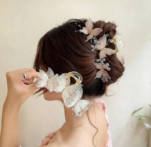 新作★ヘアクリップ★可愛い　蝶々★髪飾り★まとめ髪用★ヘアアクセサリー★ヘアピン★韓国風
