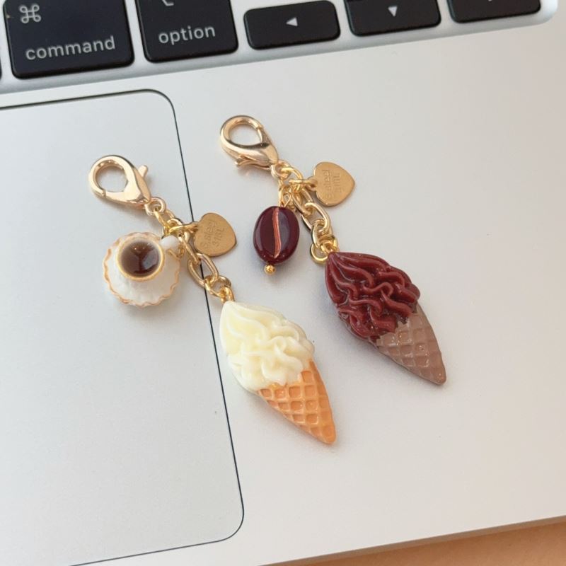 ★可愛いキーホルダー　装飾品★キーチェーン★バッグチャーム