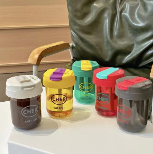 新品★ボトル　コーヒーボトル　ストロー付き　プラスチックカップ★5色