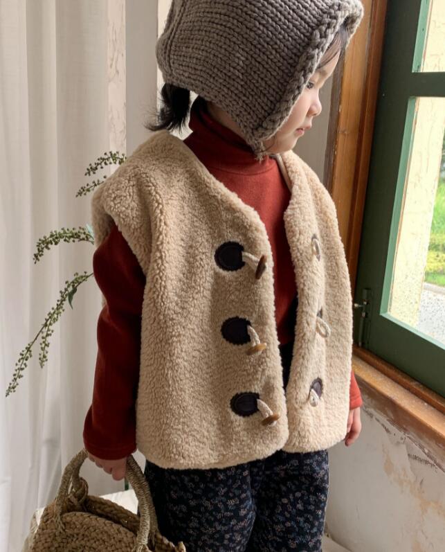 2023冬新品★子供服　ファーベスト★90-140cm★3色