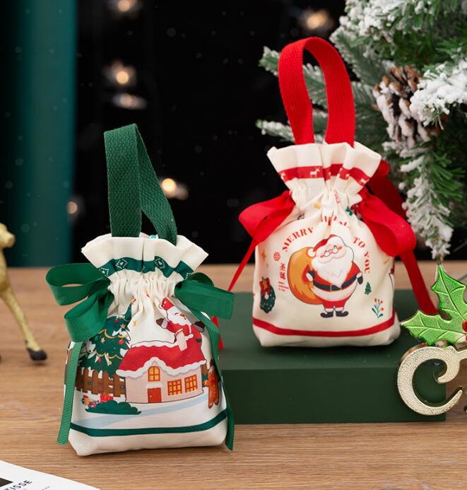 ★収納袋★クリスマスイブ　リンゴ入りバッグ　2色