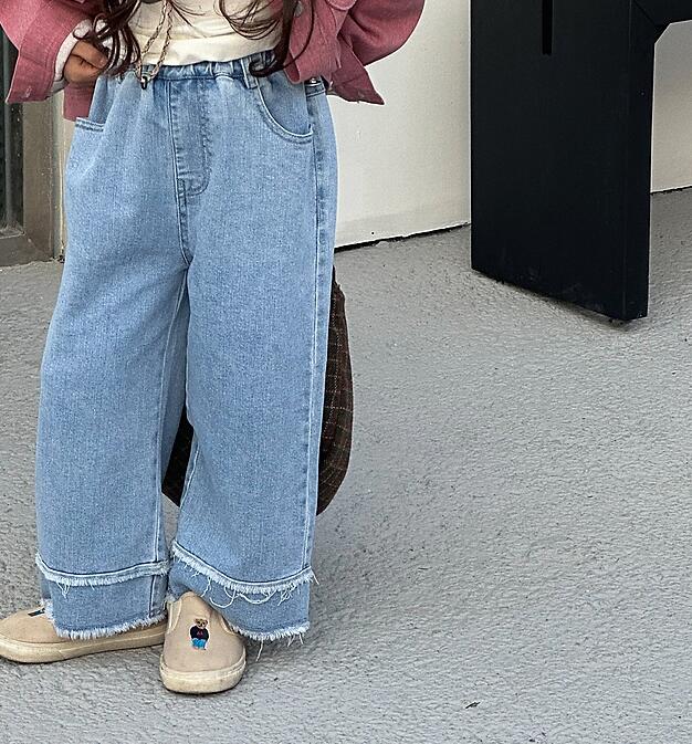 2024新品★子供服　デニムズボン★100-160cm