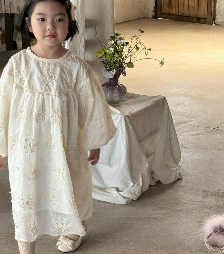 2024秋新作LB★子供服　ワンピース★90cm〜140cm