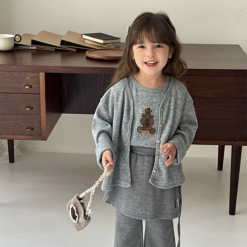 2024秋新作★子供服　ベスト+カーディガン★90cm〜140cm