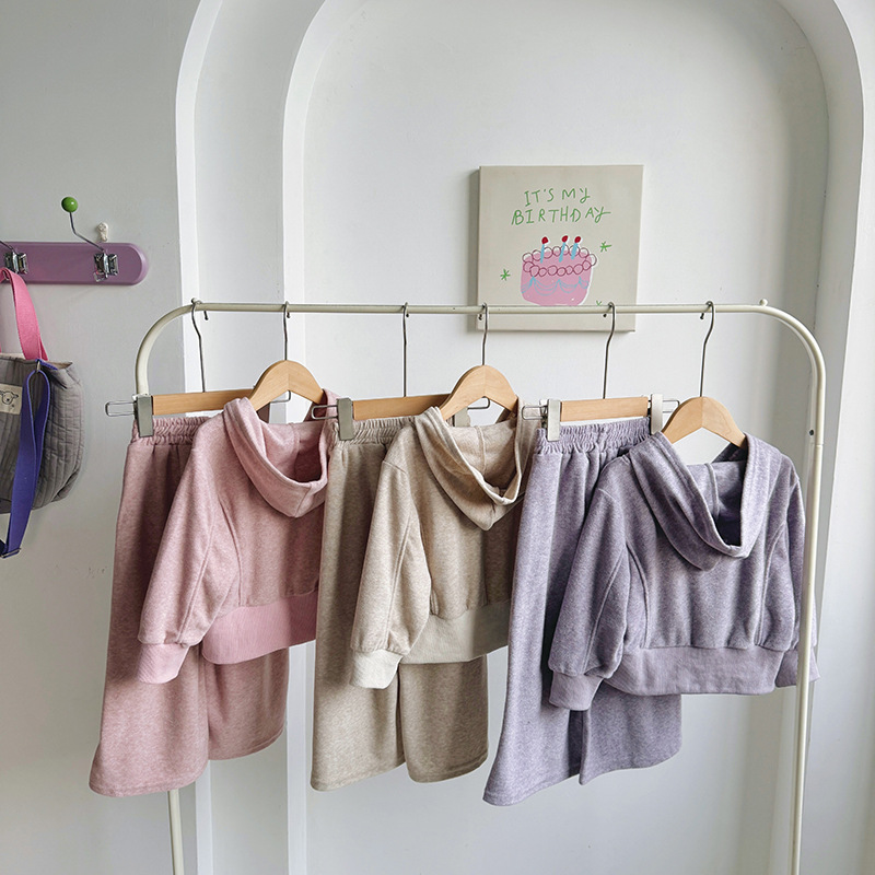 2024新品★子供服　セットアップ★100cm〜160cm 3色