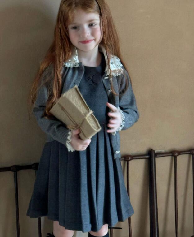 2024秋冬otaly★子供服　ベストワンピース★90cm〜130cm