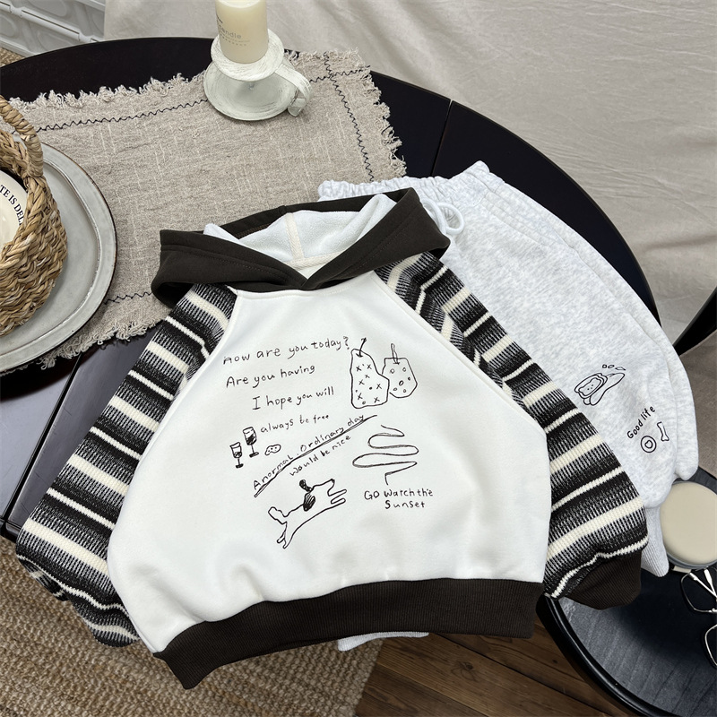 2024秋冬新品★子供服　パーカー　裏起毛★80cm〜130cm