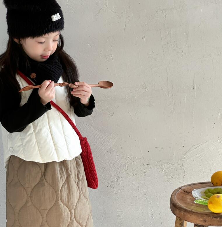 2024秋冬新作★子供服　90%ダウンベストトップス★90cm〜150cm