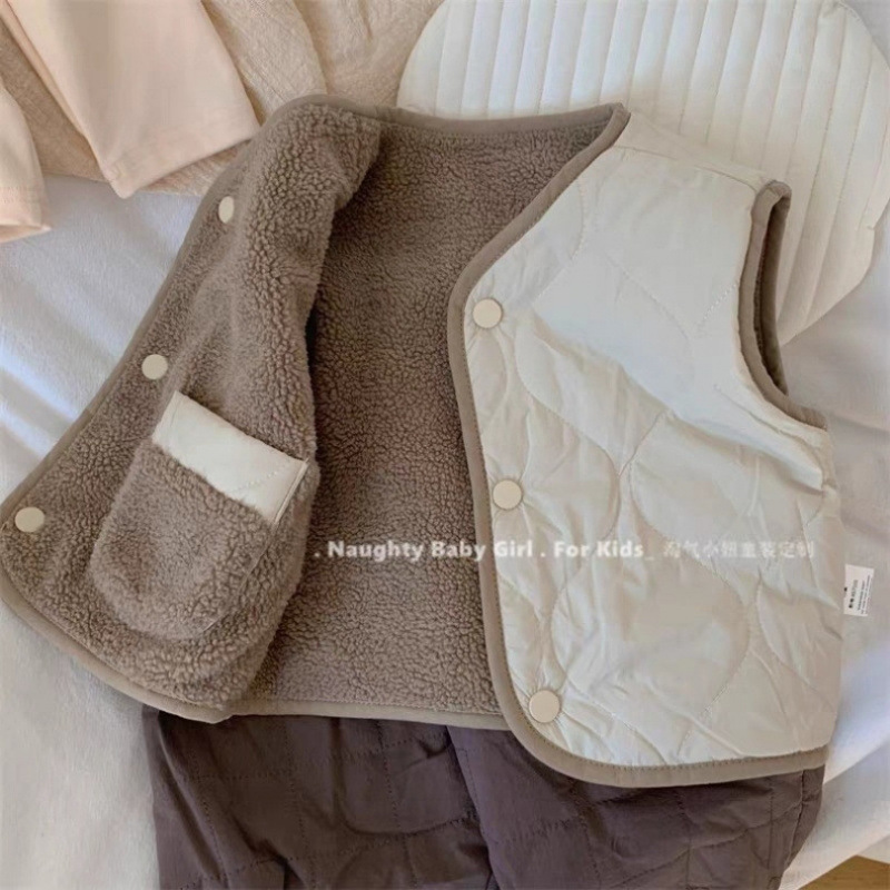2024冬新品★子供服 　ベストコート  両面着用★80〜130