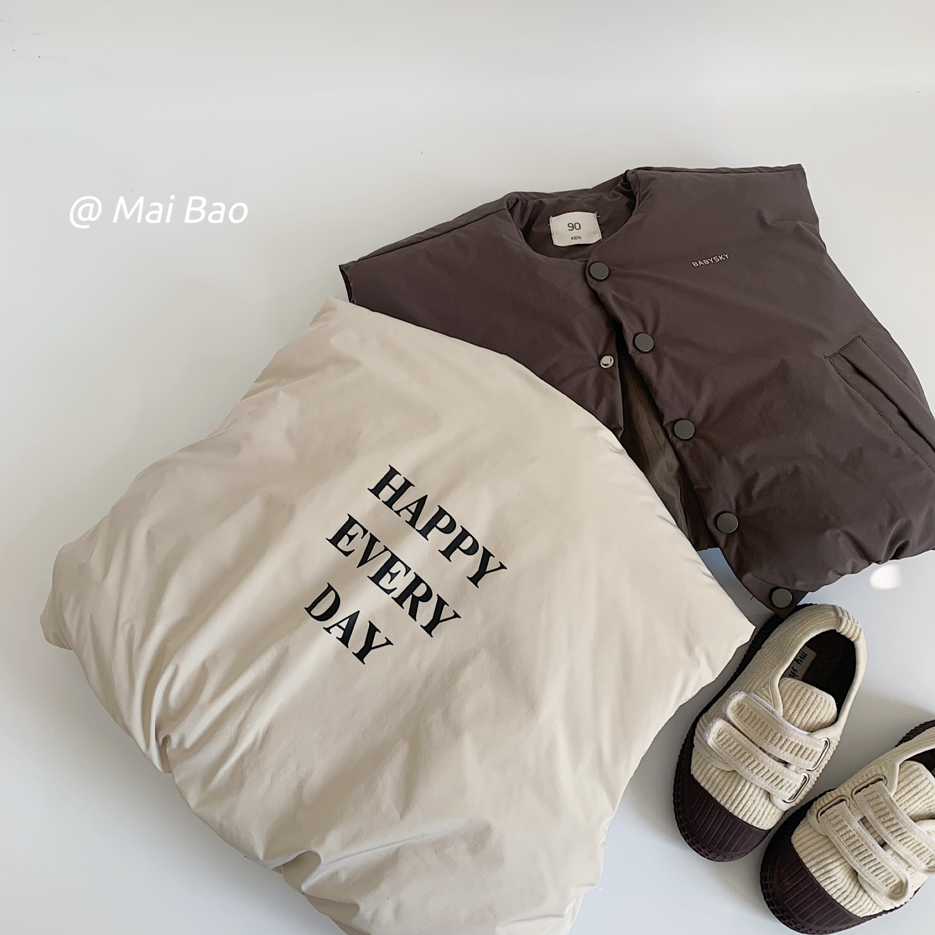 2024秋冬新品★子供服 　ベストコート★90cm〜140cm 2色
