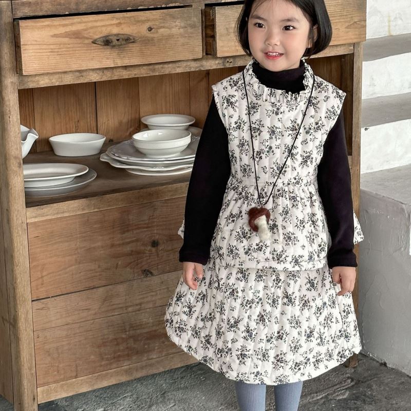 2024秋冬新品★子供服　インナー&ベスト+スカート★90cm〜140cm