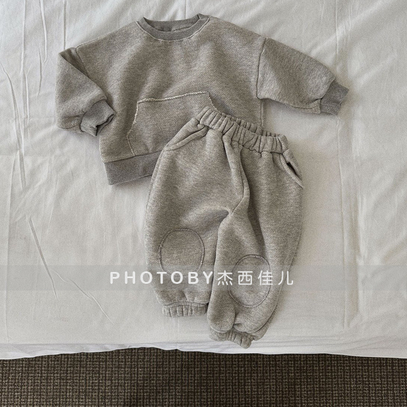 2024新品h★子供服　セットアップ 裏起毛★80cm〜130cm 2色