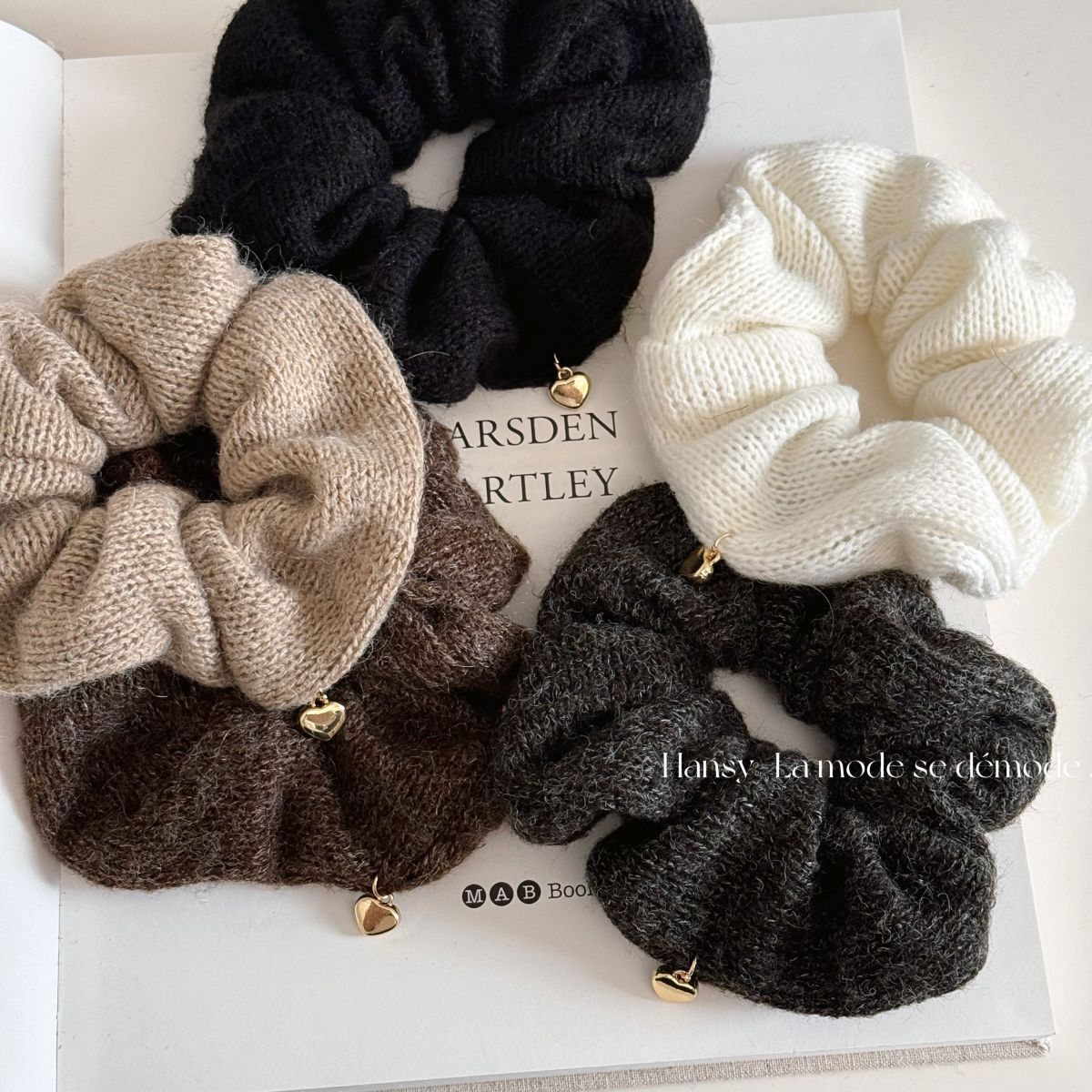 雑貨★髪飾り　ヘアバンド　ヘアゴム★アクセサリー★5色