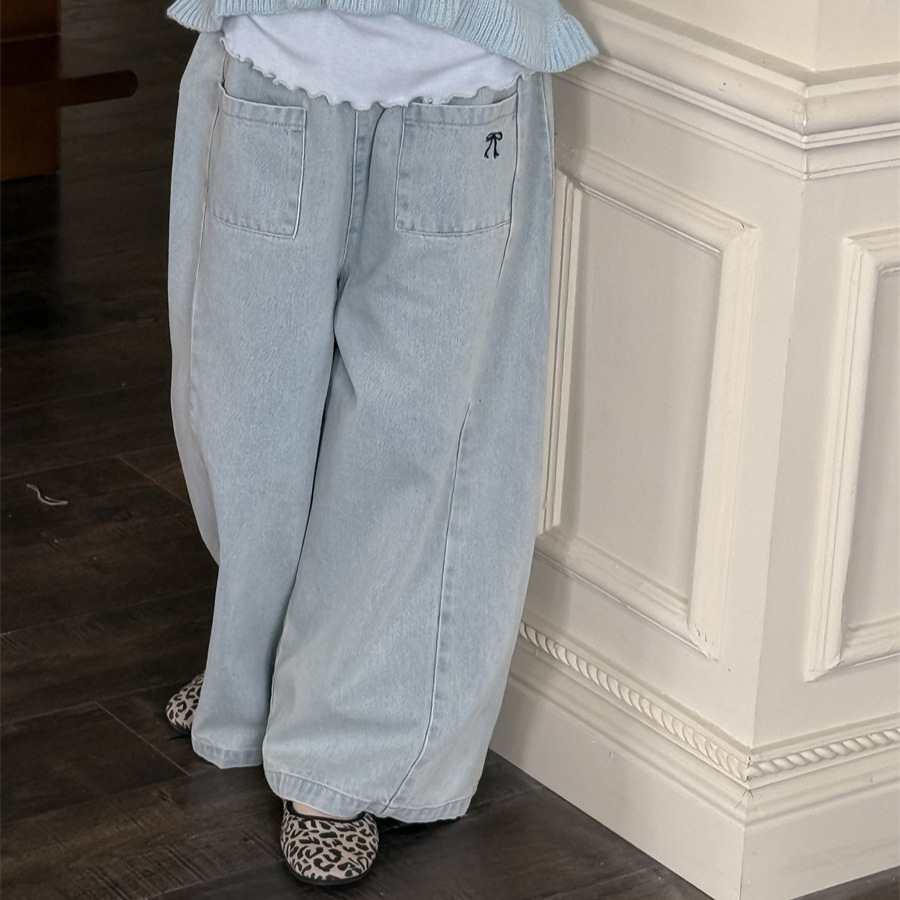 2025新入荷★子供服　デニムズボン★100cm〜160cm