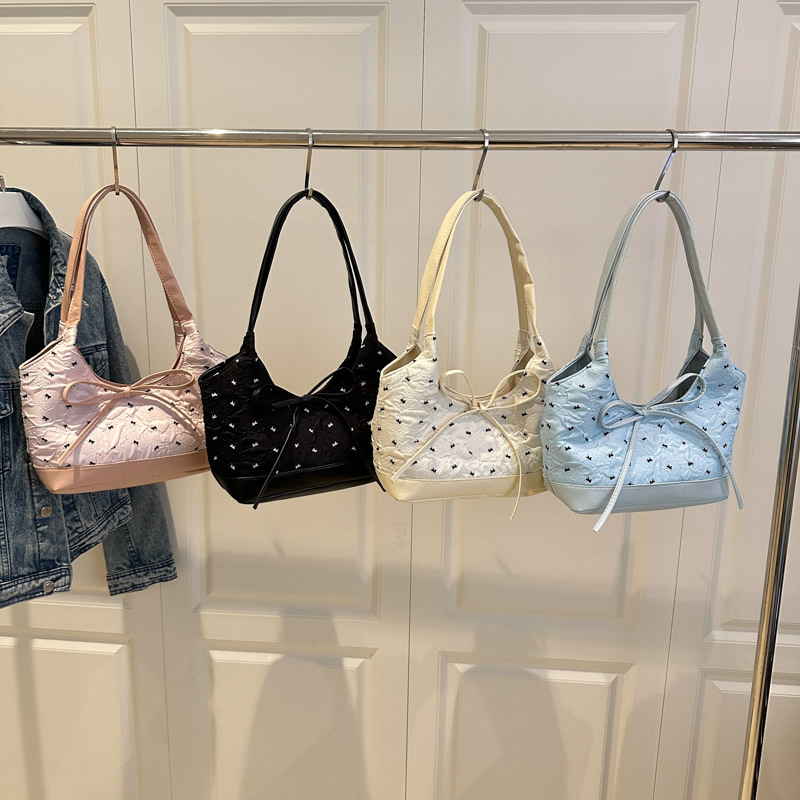 2025★肩掛け鞄★ショルダーバッグ★ 4色