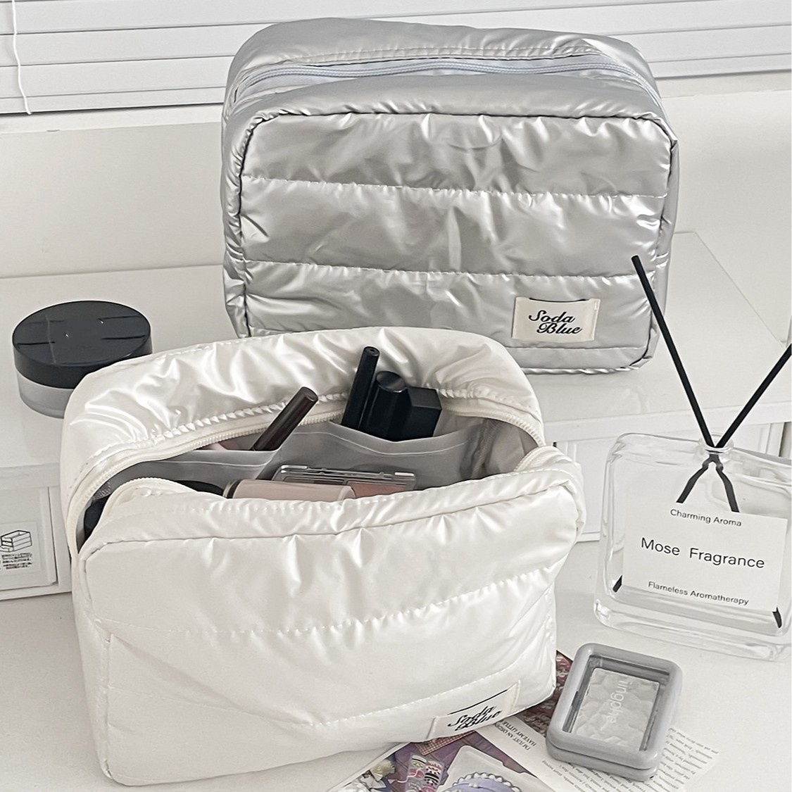 【長方形】パール光沢 ポーチ / 携帯用スキンケア防水収納袋 / グロッシー仕上げ