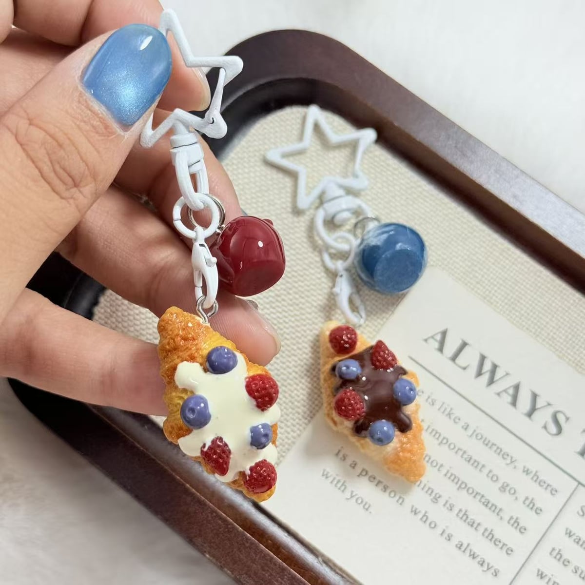 ★可愛いキーホルダー　装飾品★キーチェーン★バッグチャーム