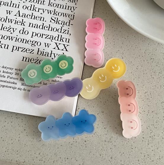 超人気の髪飾り!!★　ヘアアクセサリー　★ヘアクリップ★