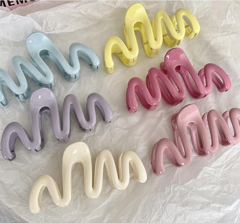 雑貨★髪飾り　ヘアビン★アクセサリー　7色選べ★