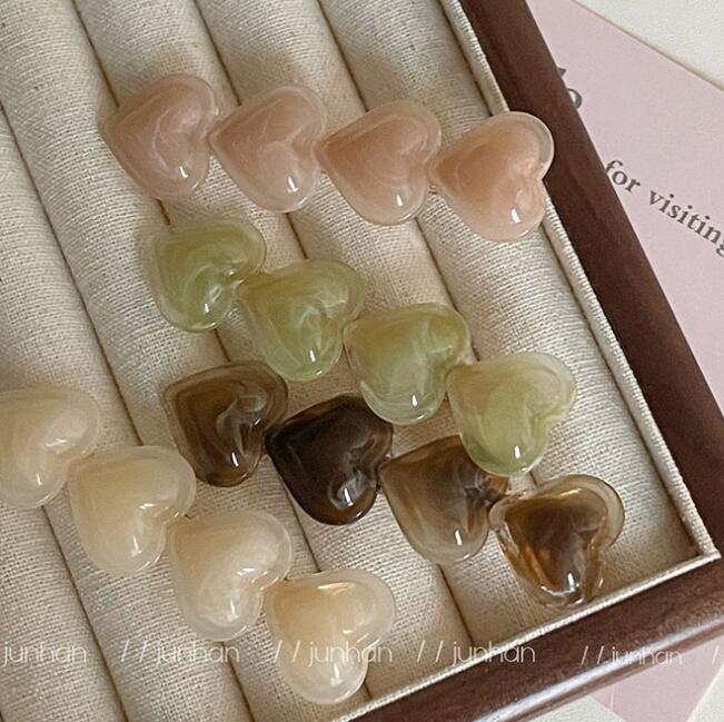 雑貨★髪飾り　ヘアビン★アクセサリー　4色選べ★