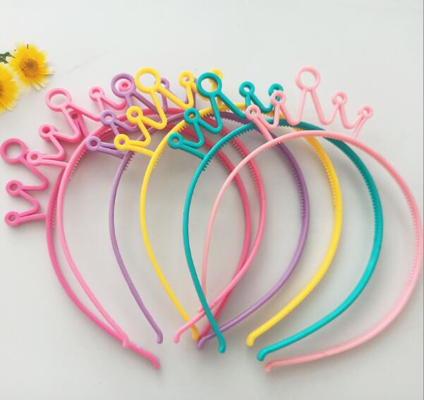 ★カチューシャ　王冠★パーティー　お祝い用品★ヘアバンド★髪飾り★ヘアアクセサリー★多色