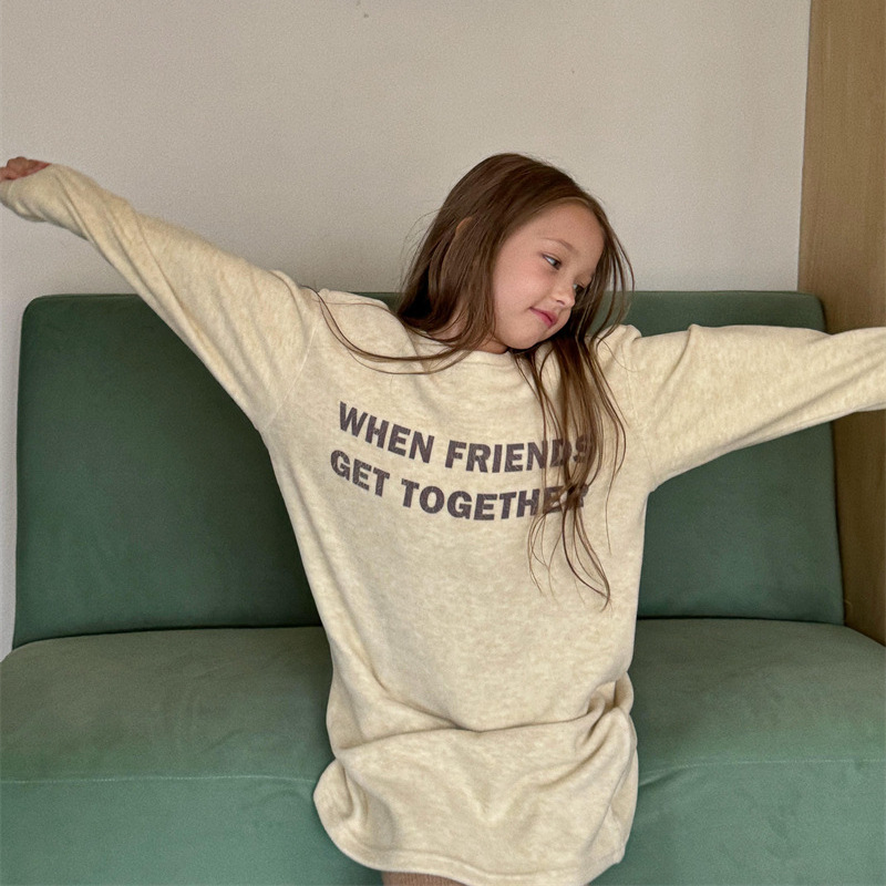 2024新品CL★子供服　ワンピース★90cm〜140cm 2色