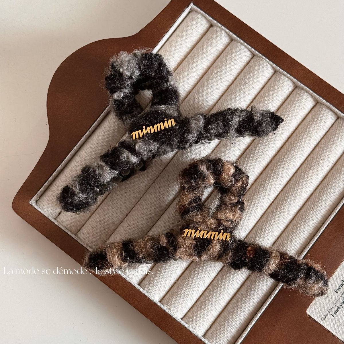 雑貨★髪飾り　ヘアビン★アクセサリー★2色