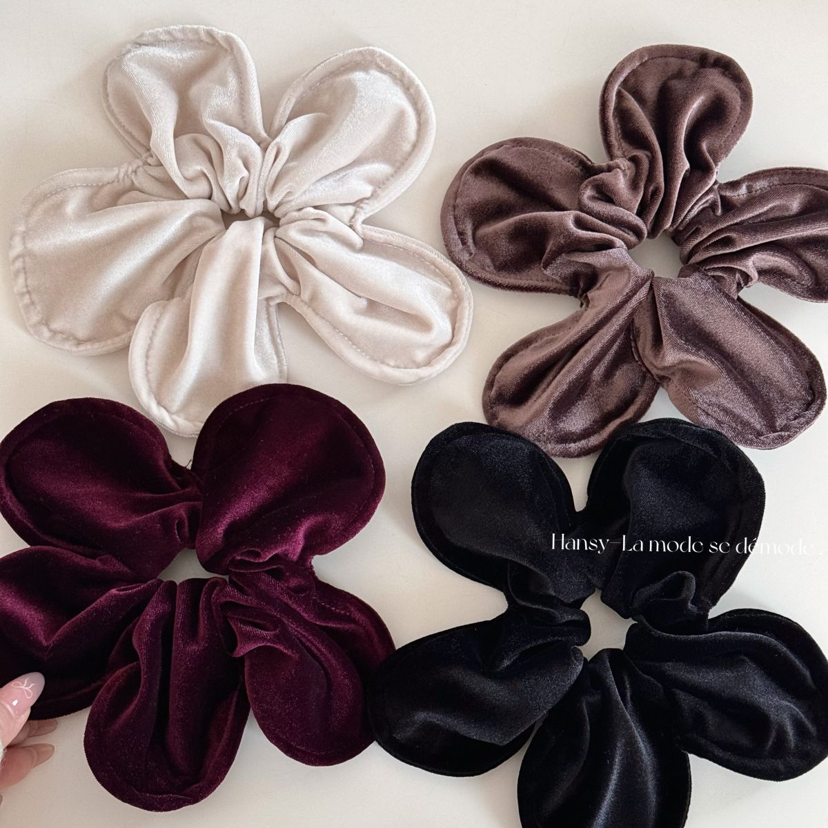 雑貨★髪飾り　ヘアバンド　ヘアゴム★アクセサリー★4色