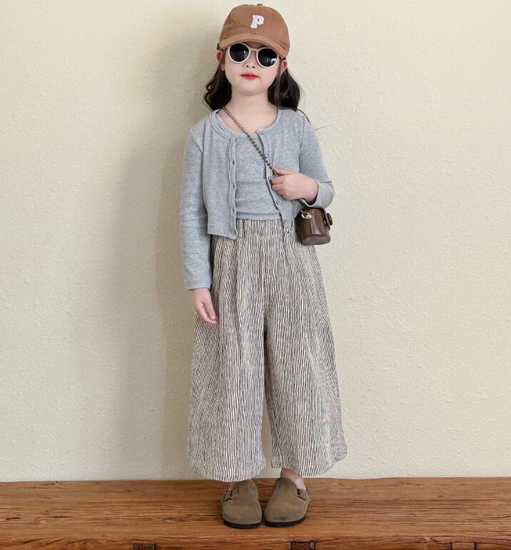 2025新入荷★子供服　カーディガン+ベスト&ズボン★90cm〜140cm