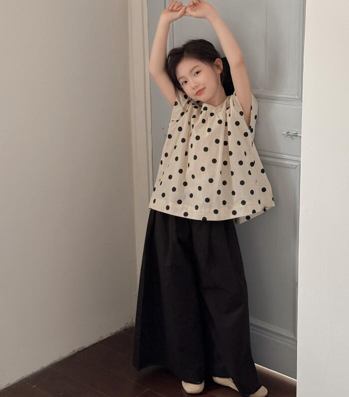 2025新作★子供服　トップス★100cm〜160cm 2色