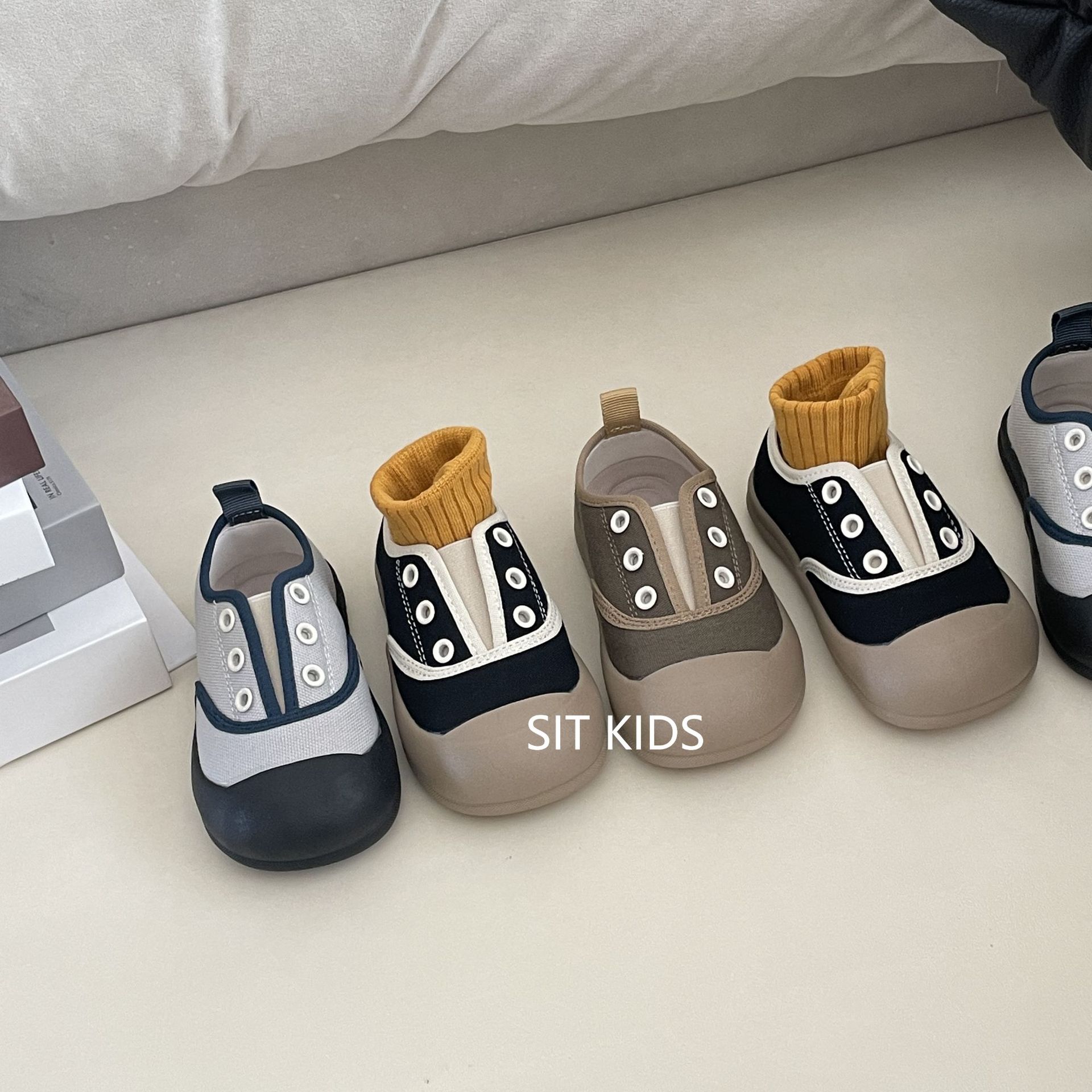 2025新入荷★子供靴★シューズ★23/14.9cm〜30/18.5cm 3色