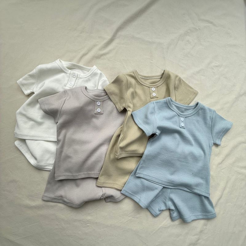 「2025」子供服★トップス+ショートパンツ★セットアップ★韓国風子供服★4色73cm〜100cm