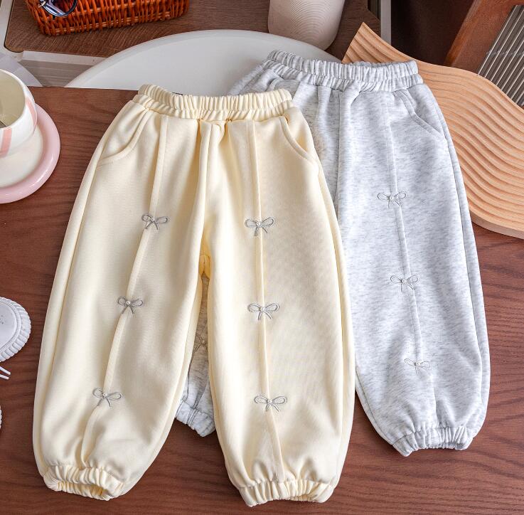 2025秋新入荷★子供服　ズボン★90cm〜140cm 2色
