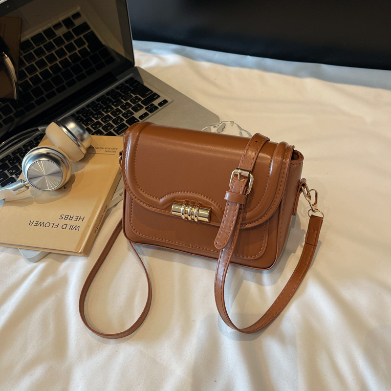 2025★肩掛け鞄★ショルダーバッグ★ 4色