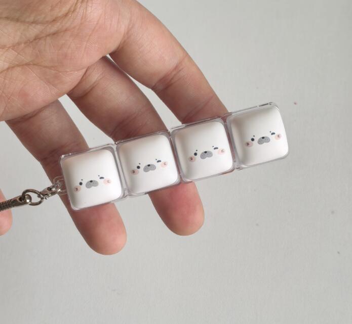 ★スクイーズトイ チャーム★もちもち押すストレス解消キーホルダー　装飾品★