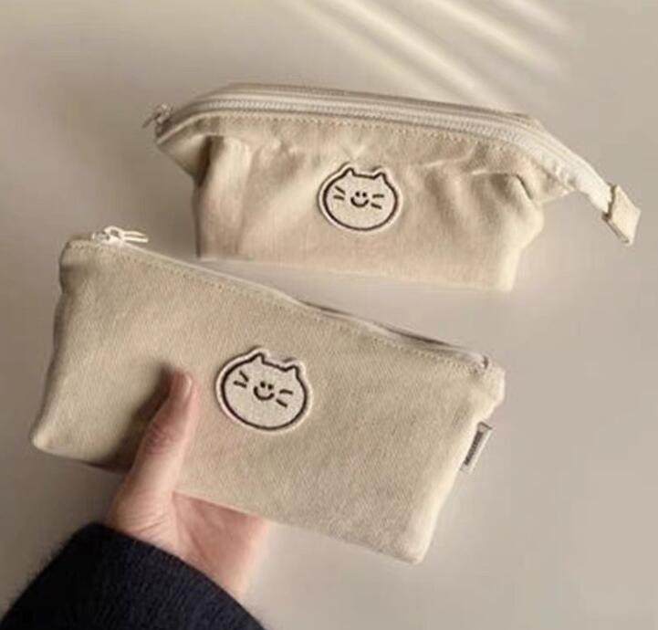 ★収納袋★可愛い財布　化粧袋　ペン袋　2色★