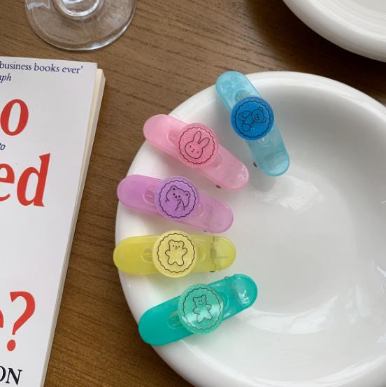 超人気の髪飾り!!★　ヘアアクセサリー　★ヘアクリップ★