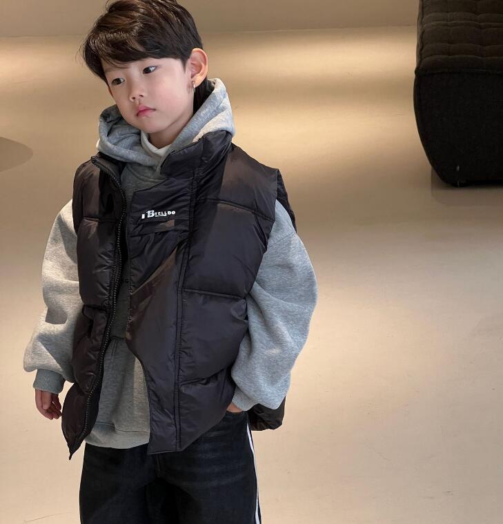 2023冬★子供服 　厚手ベストコート★90-140cm★