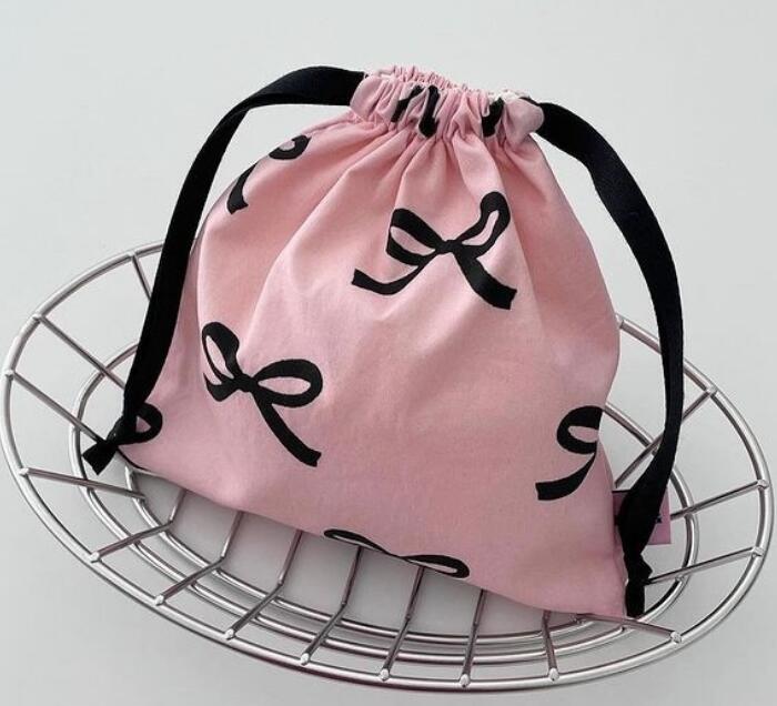 ★収納袋★可愛い財布　化粧袋　ハンドバッグ★