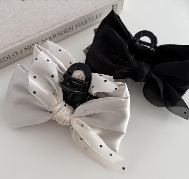 雑貨★髪飾り　ヘアビン★アクセサリー★2色