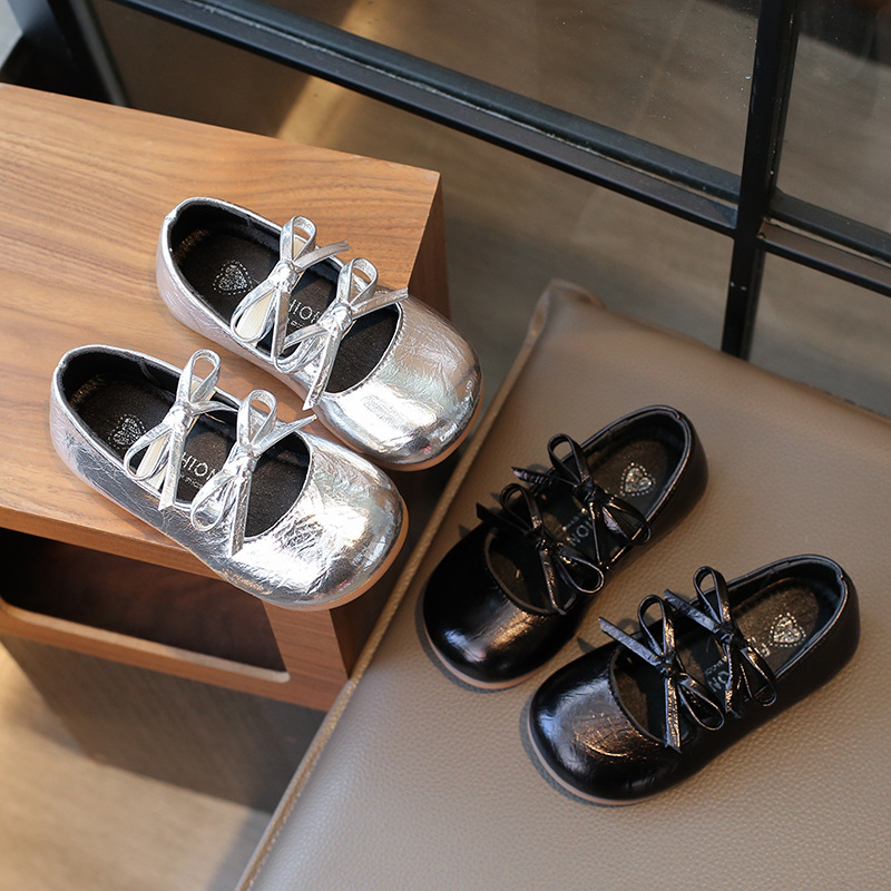 2024秋新入荷★子供靴★シューズ　単靴★タグ21/内長13.3cm〜タグ30/内長17.8cm 2色